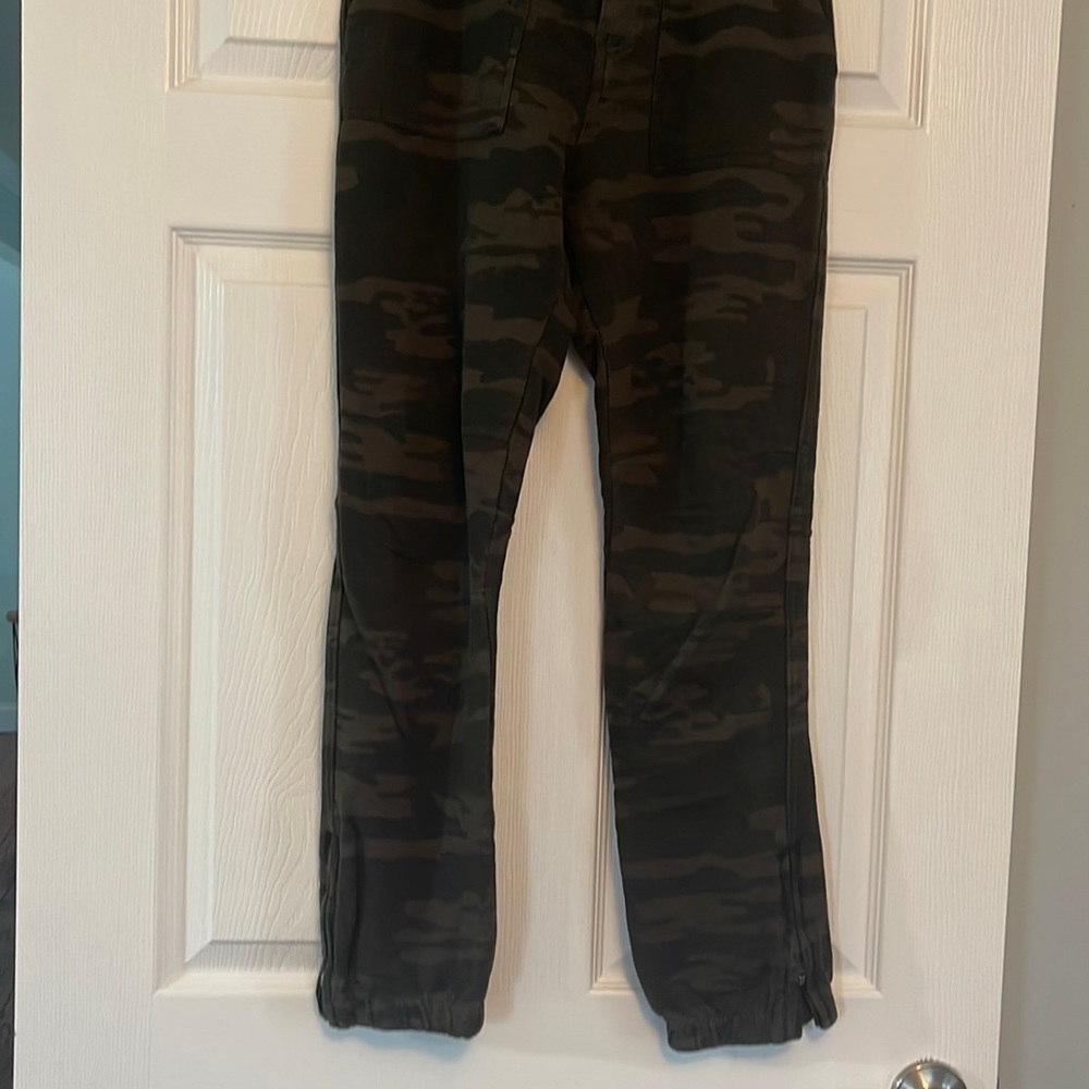 Anthropologie Sanctuary Camo Joggers-Like New